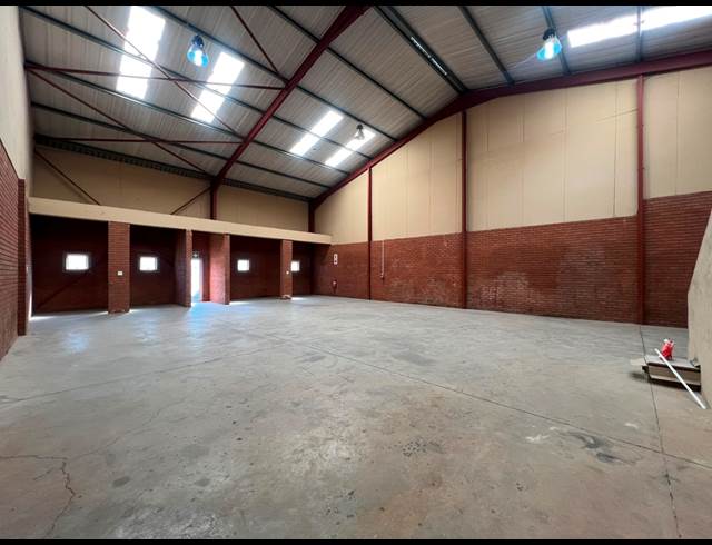 300M² WAREHOUSE TO LET IN SUNDERLAND RIDGE