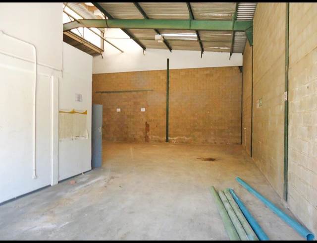 332M² WAREHOUSE TO LET IN MEADOWDALE