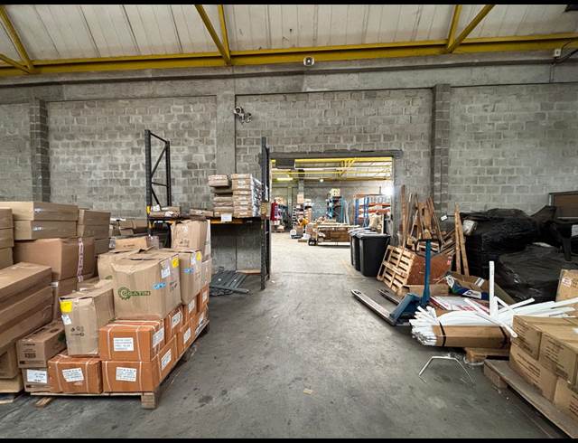 1,951M² FACTORY TO LET IN MAITLAND