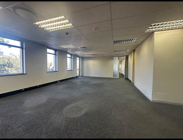 898M² OFFICE TO LET IN SANDTON CENTRAL
