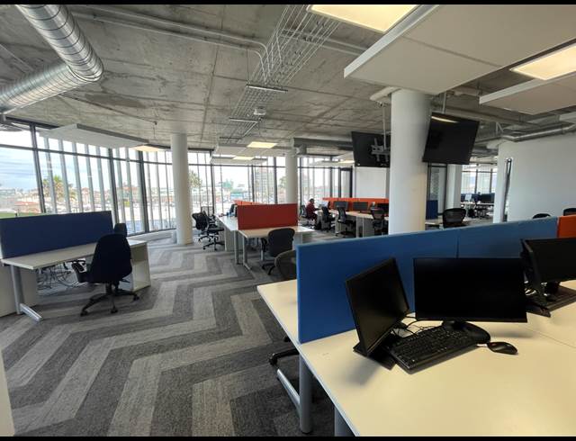 1,135M² OFFICE TO LET IN CENTURY CITY