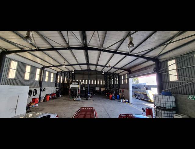 655M² WAREHOUSE TO LET IN AIRPORT INDUSTRIA