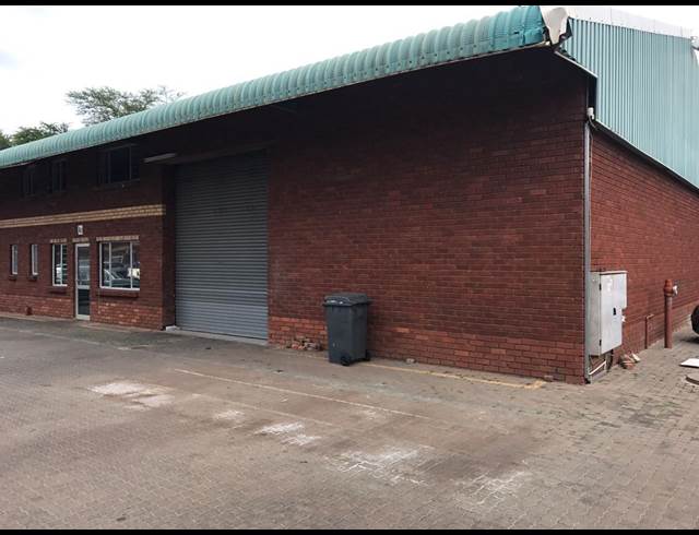 348M² MINI FACTORY RENTED IN HENNOPSPARK