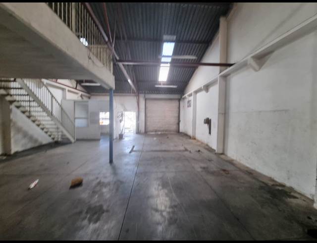272M² WAREHOUSE TO LET IN STEELEDALE