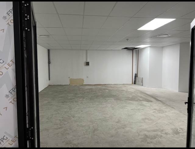 98M² MEDICAL SUITE TO LET IN OTTERY