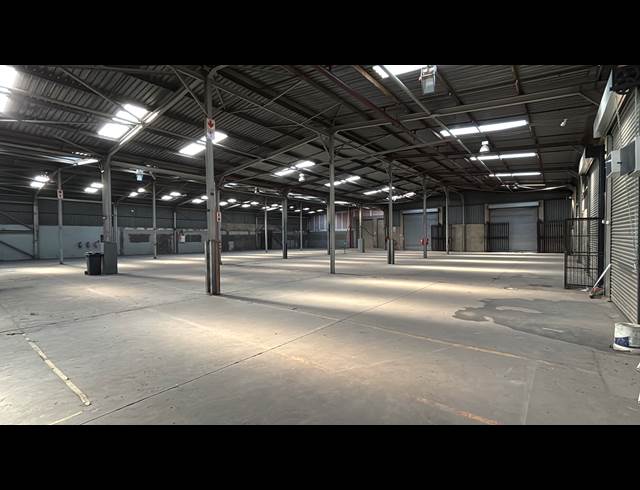 7,643M² WAREHOUSE TO LET IN HUGHES
