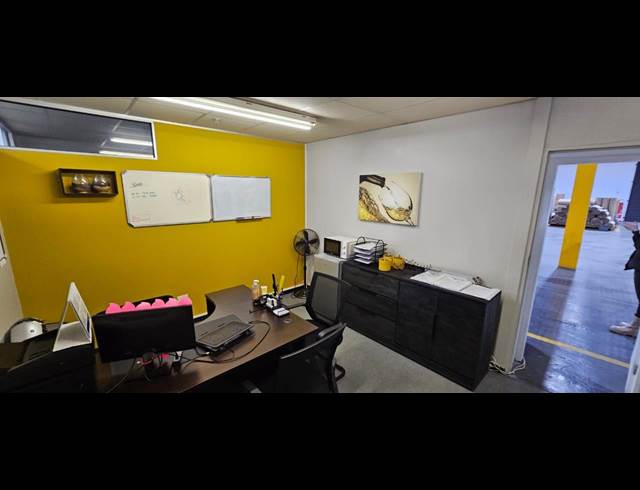 745M² WAREHOUSE TO LET IN PAARL CENTRAL