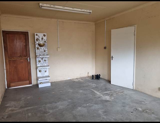 45M² WAREHOUSE TO LET IN ROCKY DRIFT
