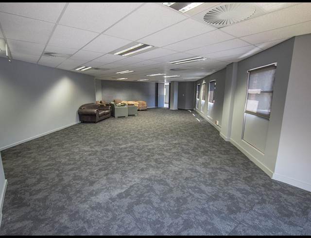 1,509M² OFFICE TO LET IN PARKTOWN