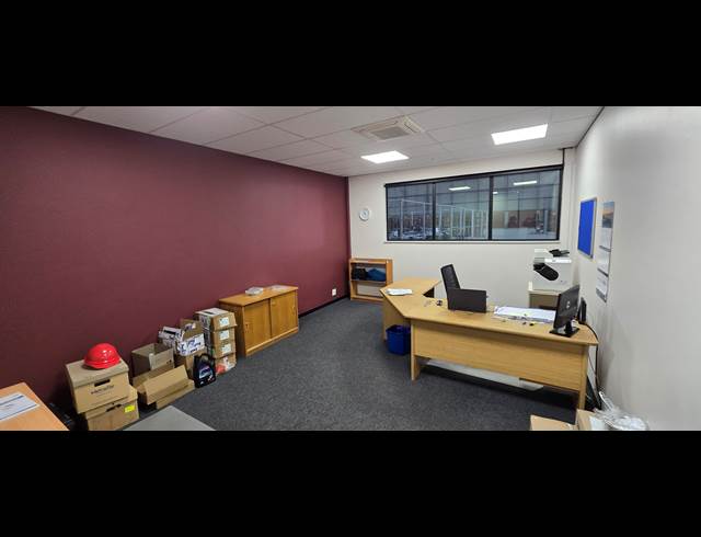 6,940M² WAREHOUSE TO LET IN NORTH RIDING