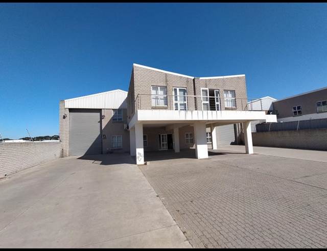 700M² WAREHOUSE TO LET IN FISANTEKRAAL