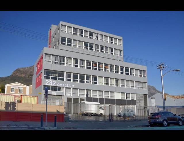 550M² OFFICE TO LET IN WOODSTOCK