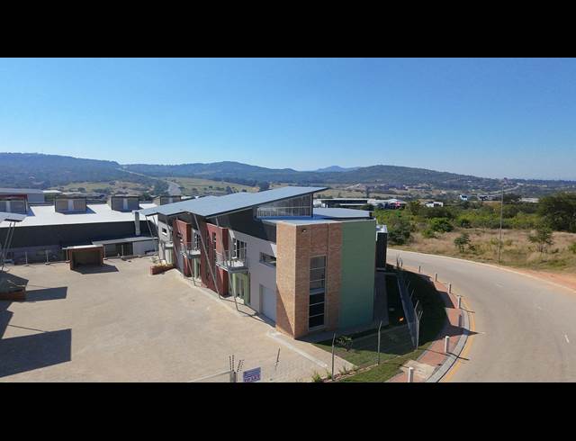 238M² WAREHOUSE RENTED IN RIVERSIDE PARK