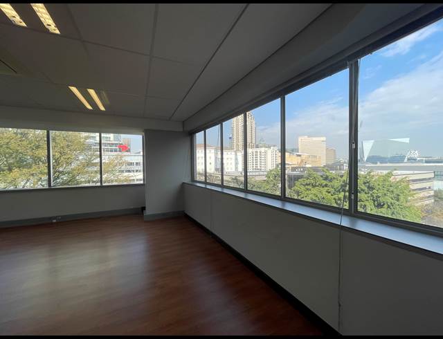 982M² OFFICE TO LET IN SANDTON CENTRAL