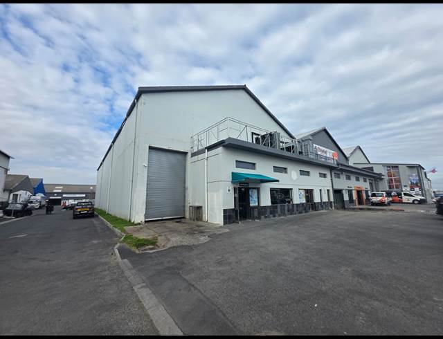 850M² WAREHOUSE TO LET IN GANTS PLAZA