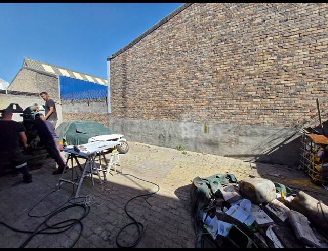 440M² WAREHOUSE TO LET IN OKAVANGO PARK
