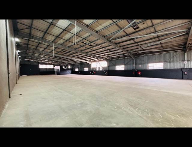 2,442M² WAREHOUSE TO LET IN DUNCANVILLE
