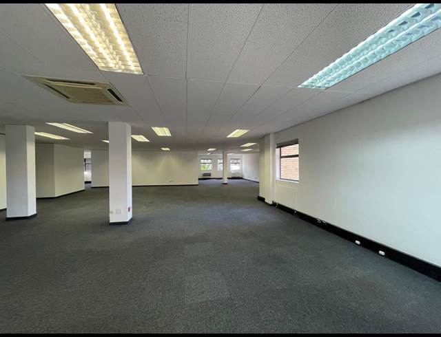 361M² OFFICE TO LET IN BRYANSTON
