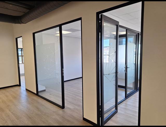 270M² OFFICE TO LET IN CENTURY CITY