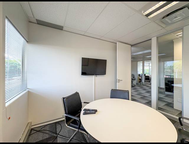 301M² OFFICE TO LET IN LA LUCIA RIDGE