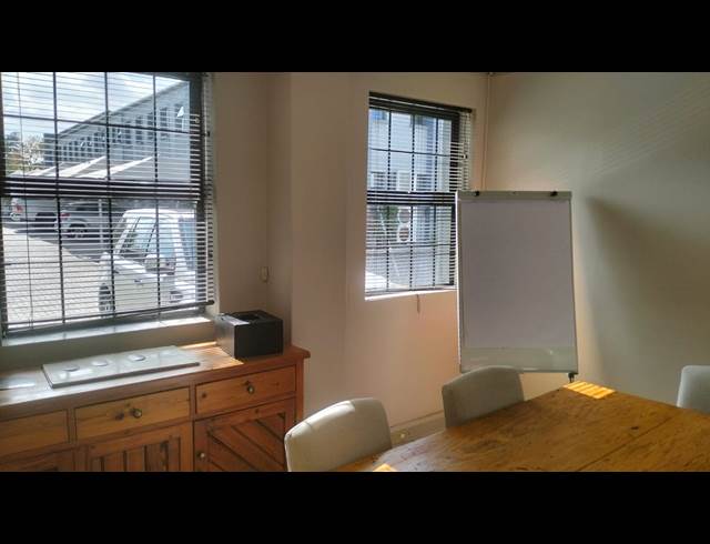 120M² OFFICE RENTED IN DURBANVILLE CENTRAL