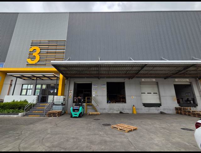 1,697M² WAREHOUSE TO LET IN AIRPORT INDUSTRIA