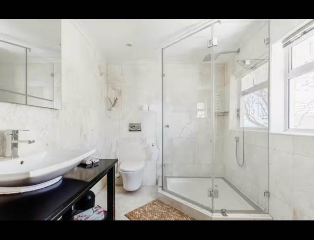 2 BEDROOM DETACHED TO LET IN GREEN POINT
