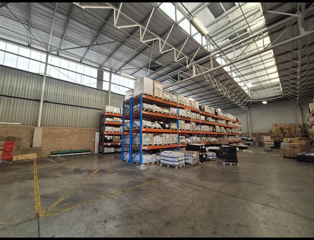 2,494M² WAREHOUSE TO LET IN GOSFORTH PARK