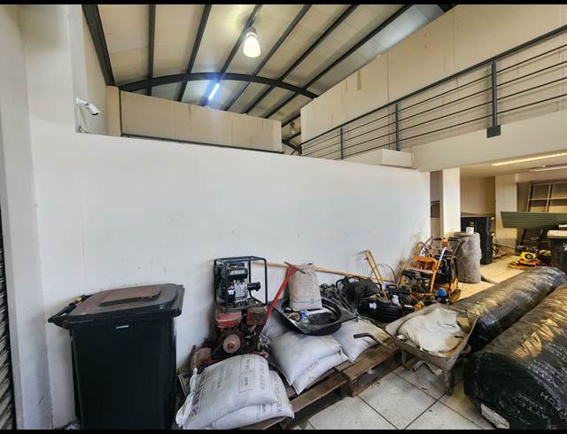 365M² WAREHOUSE TO LET IN SAXENBURG PARK 2