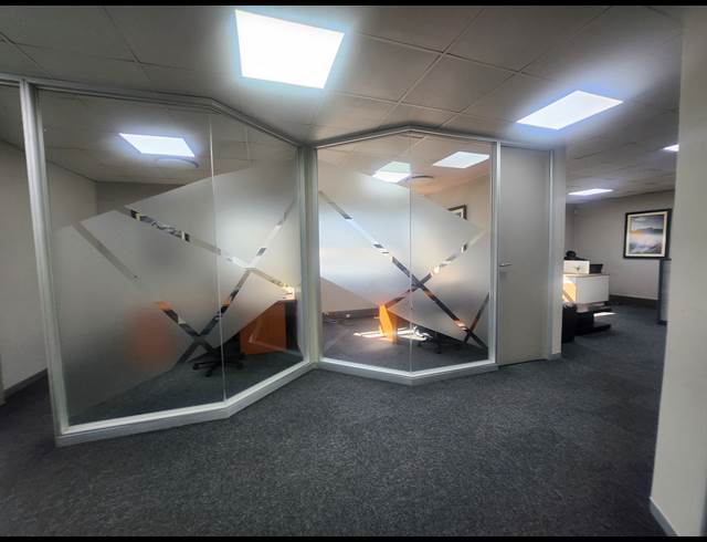 123.93M² OFFICE TO LET IN CARLSWALD