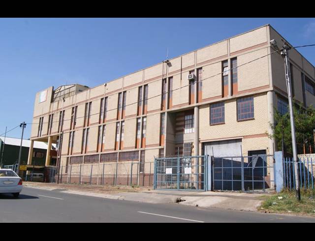 1,700M² WAREHOUSE TO LET IN INDUSTRIA NORTH