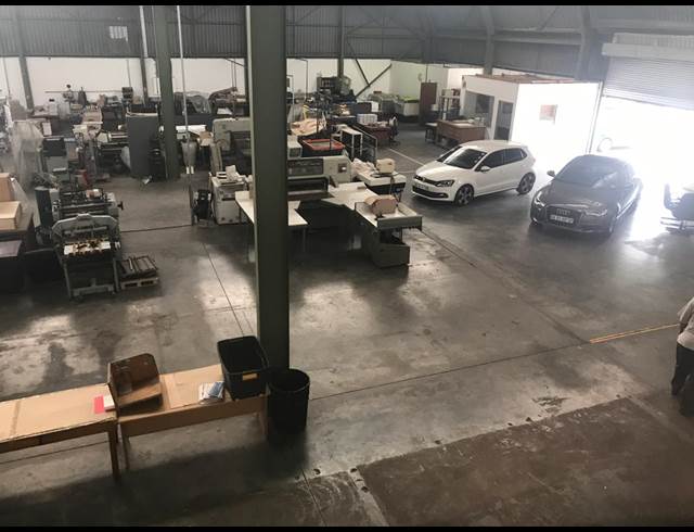 1,261M² WAREHOUSE TO LET IN EASTGATE