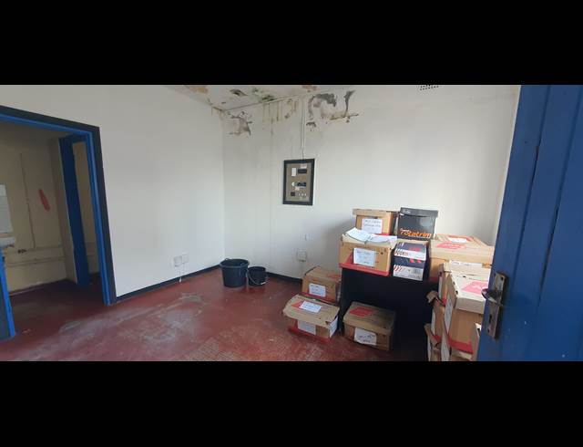 2,105M² INDUSTRIAL YARD TO LET IN PAARDEN EILAND