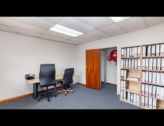127M² OFFICE TO LET IN ROBINDALE