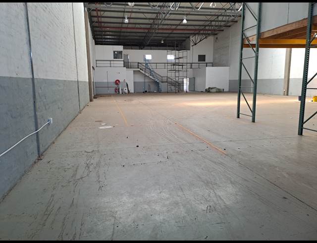 877M² WAREHOUSE TO LET IN POMONA