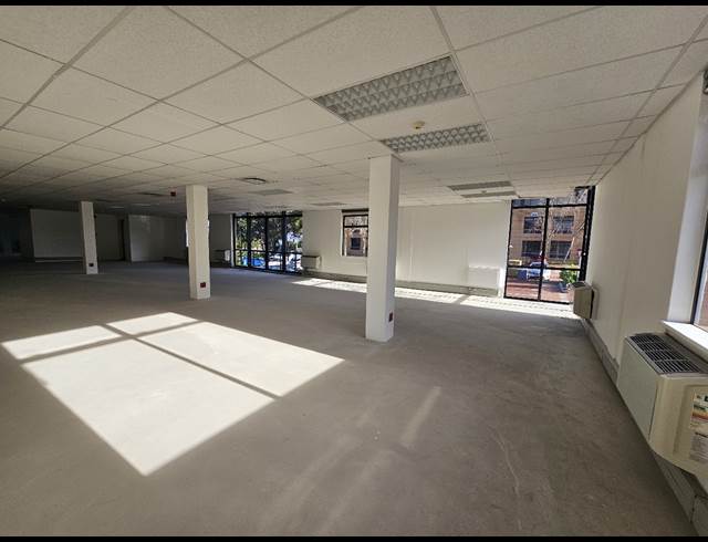 1,014M² OFFICE TO LET IN PLATTEKLOOF