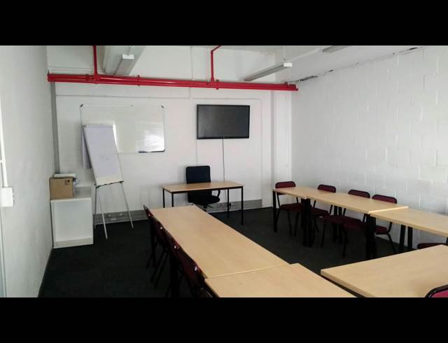 1,025M² WAREHOUSE TO LET IN BELLVILLE SOUTH INDUSTRIA