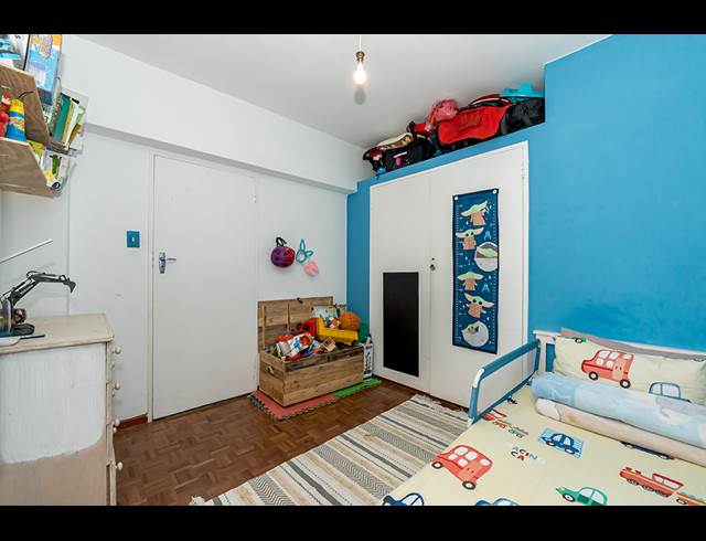 2.5 BEDROOM APARTMENT TO LET IN GREEN POINT