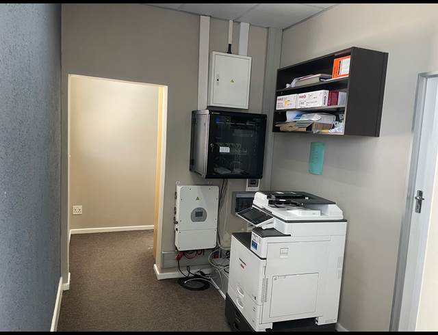 180M² OFFICE TO LET IN NDABENI