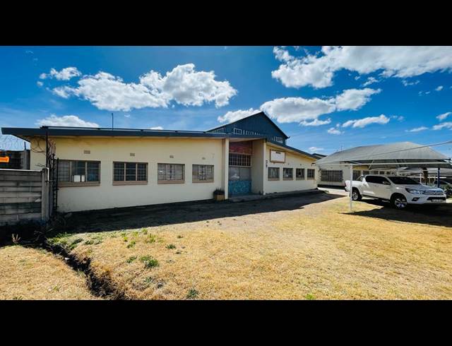 1,000M² WAREHOUSE TO LET IN CHAMDOR
