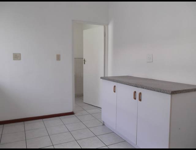2 bed property to rent in WOODSTOCK