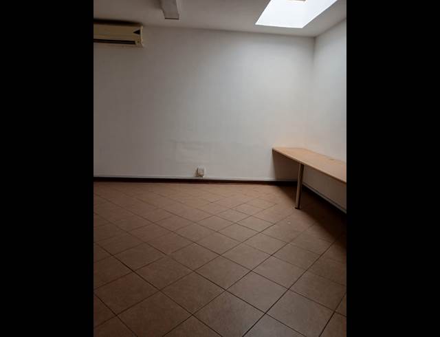 175M² OFFICE TO LET IN DAWNCLIFFE