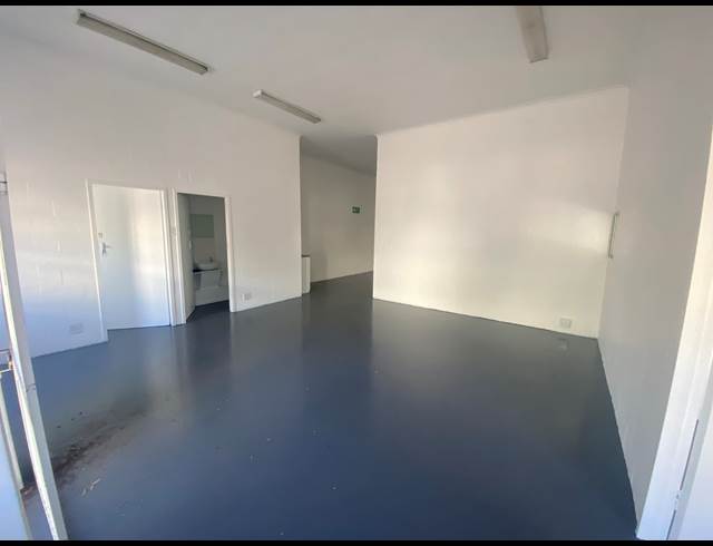 200M² WAREHOUSE TO LET IN MILNERTON CENTRAL