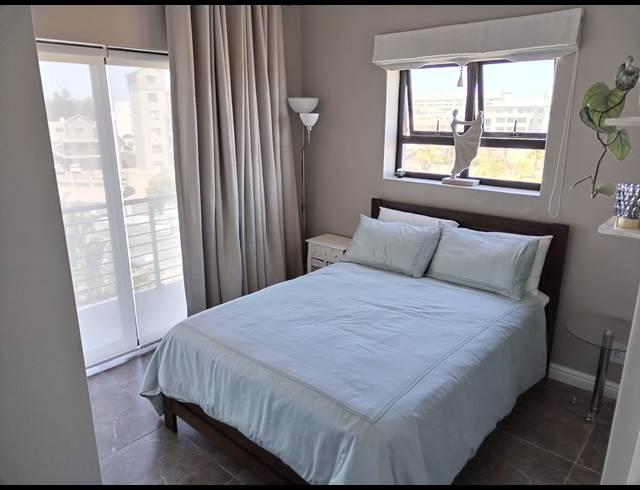 2 BEDROOM APARTMENT TO LET IN WAVES EDGE