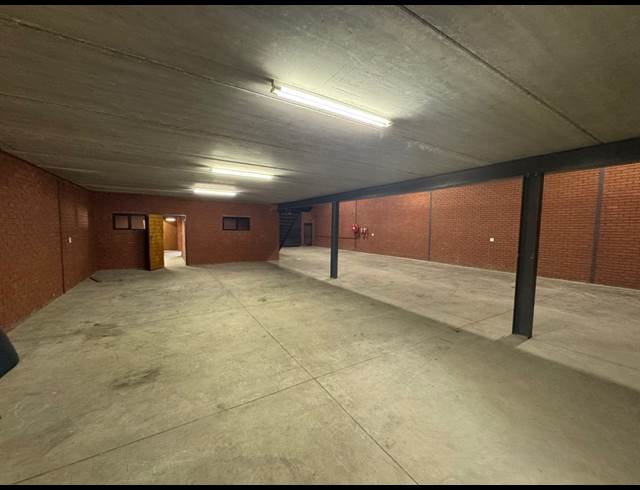 488M² WAREHOUSE TO LET IN ORMONDE