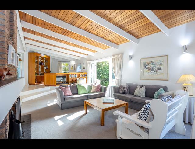 3 BEDROOM HOUSE TO LET IN CONSTANTIA