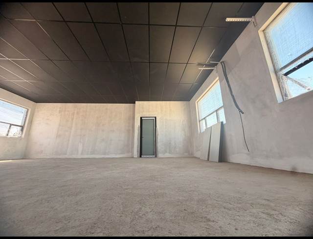 330M² WAREHOUSE TO LET IN EASTLEIGH