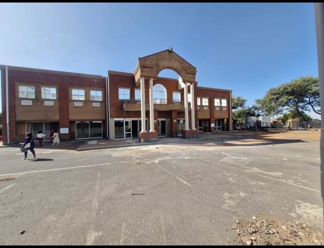 1,144M² RETAIL TO LET IN DIE HEUWEL