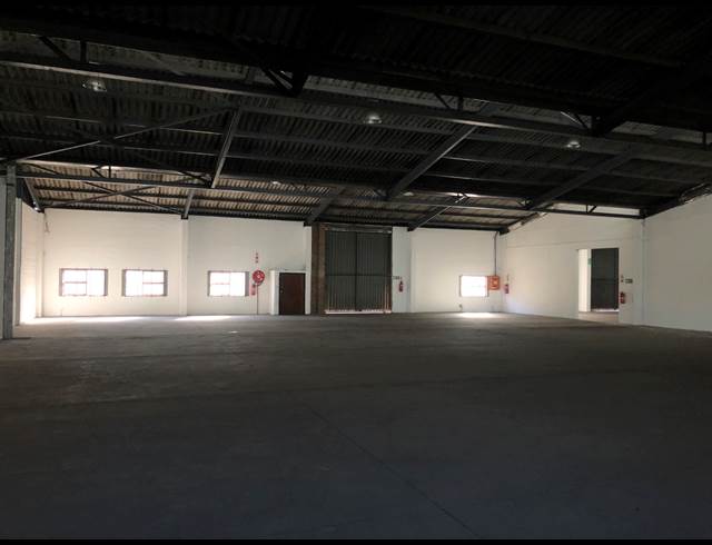 1,608M² WAREHOUSE TO LET IN AIRPORT INDUSTRIA