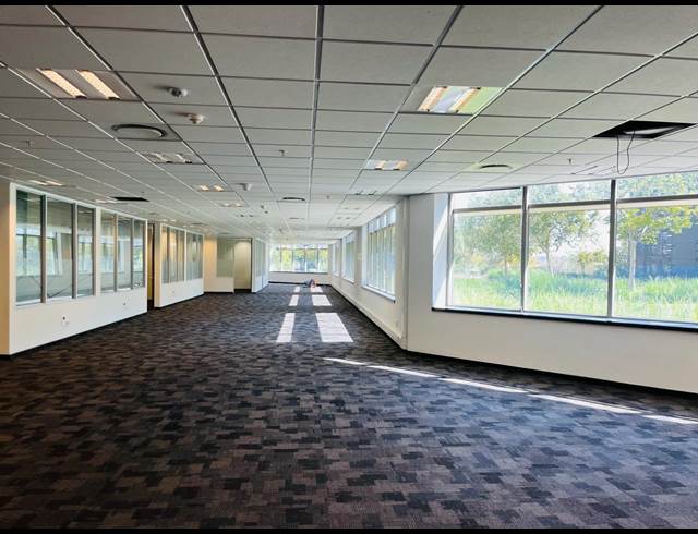 2,000M² OFFICE TO LET IN WATERFALL